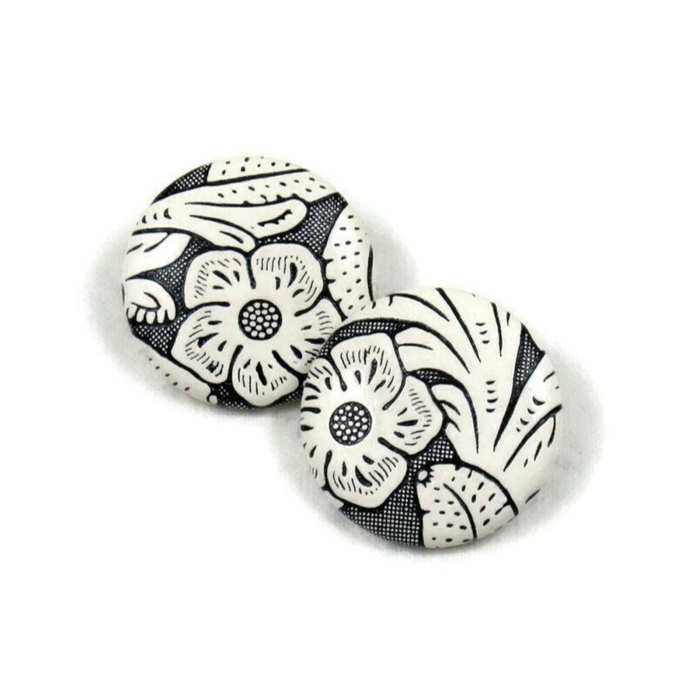 Vintage 1980s Black and White Floral Round Stud Earrings